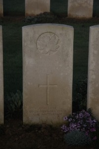 Aubigny Communal Cemetery Extension - Van Der Heyden, Petrus Hendrikus